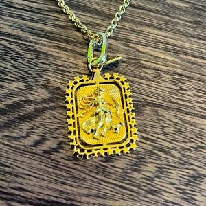 Quay Australia Goddess charm and 18” linked collar necklace 18”